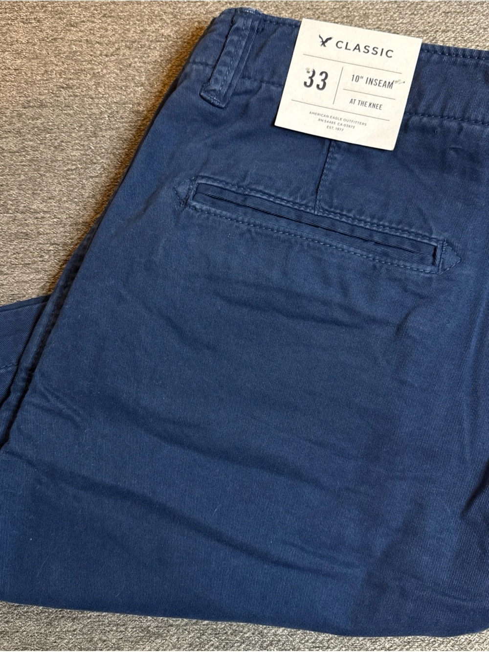 NWT American Eagle Khaki Classic At The Knee 10" Awesome Shorts Mens 33 2015